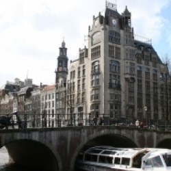 Een rondvaartboot in de Amsterdamse Keizersgracht