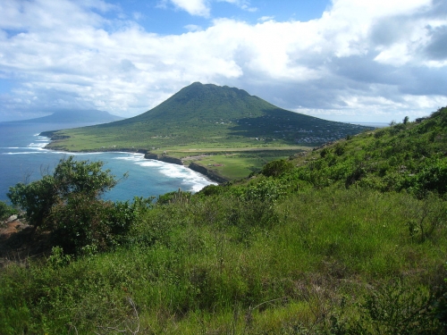 The Quill torent boven Sint Eustatius uit
