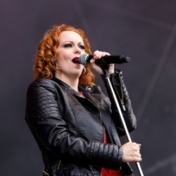 Anneke van Giersbergen